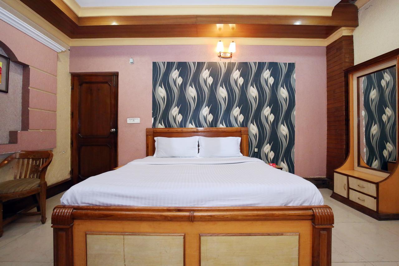 Capital O 10990 Hotel Gobind Regency Zirakpur Eksteriør billede