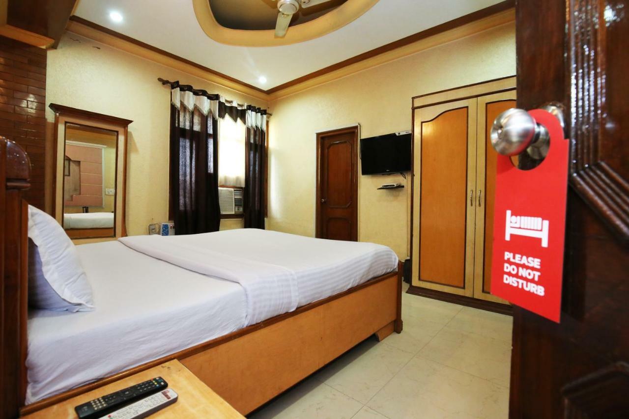 Capital O 10990 Hotel Gobind Regency Zirakpur Eksteriør billede