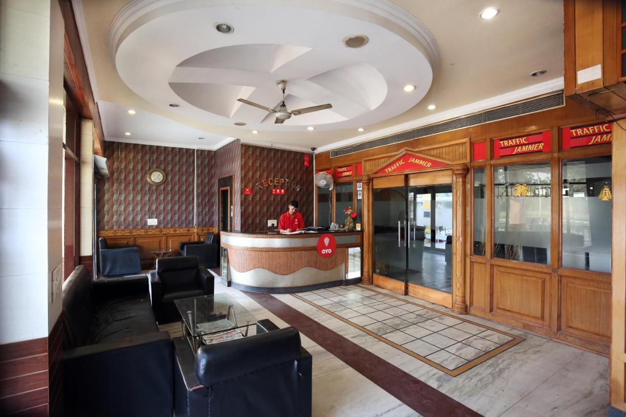 Capital O 10990 Hotel Gobind Regency Zirakpur Eksteriør billede