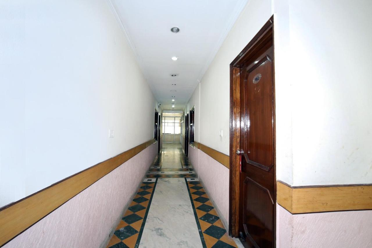 Capital O 10990 Hotel Gobind Regency Zirakpur Eksteriør billede