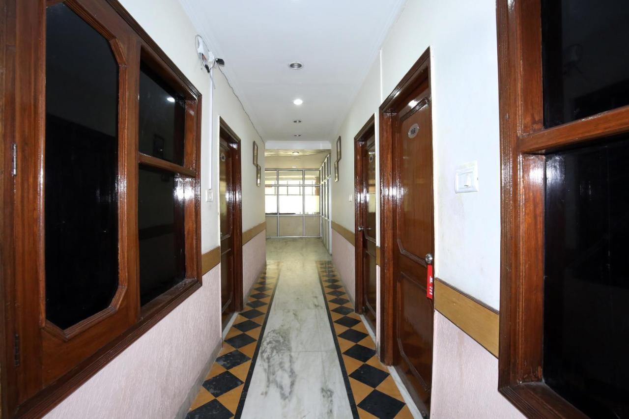 Capital O 10990 Hotel Gobind Regency Zirakpur Eksteriør billede